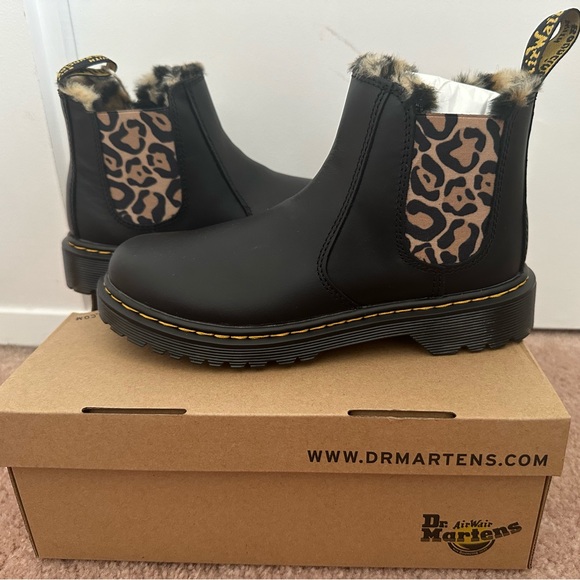 SOLD - Dr. Martens Kids Chelsea Boot (lined / leopard) - Picture 1 of 3